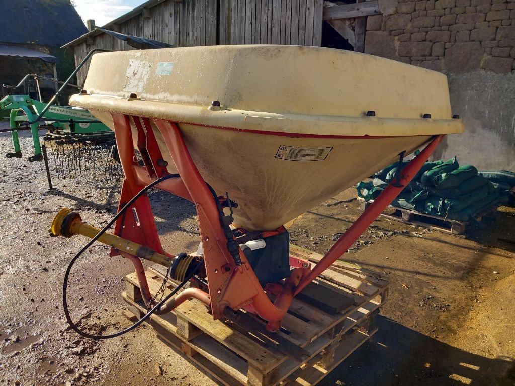 Düngerstreuer of the type Vicon PS 604, Gebrauchtmaschine in BRECE (Picture 4)