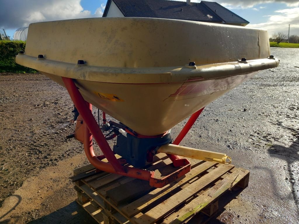 Düngerstreuer of the type Vicon PS 604, Gebrauchtmaschine in BRECE (Picture 5)