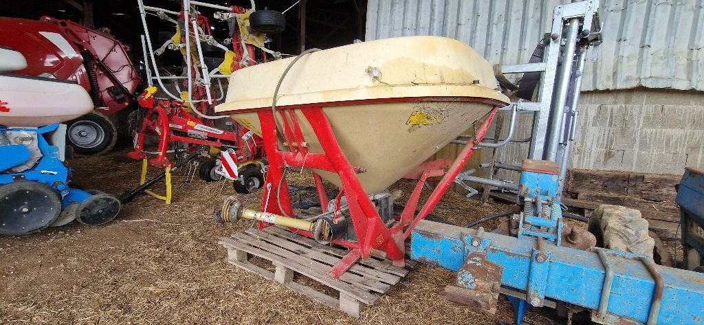Düngerstreuer des Typs Vicon PS 604, Gebrauchtmaschine in ST MARTIN EN HAUT (Bild 2)