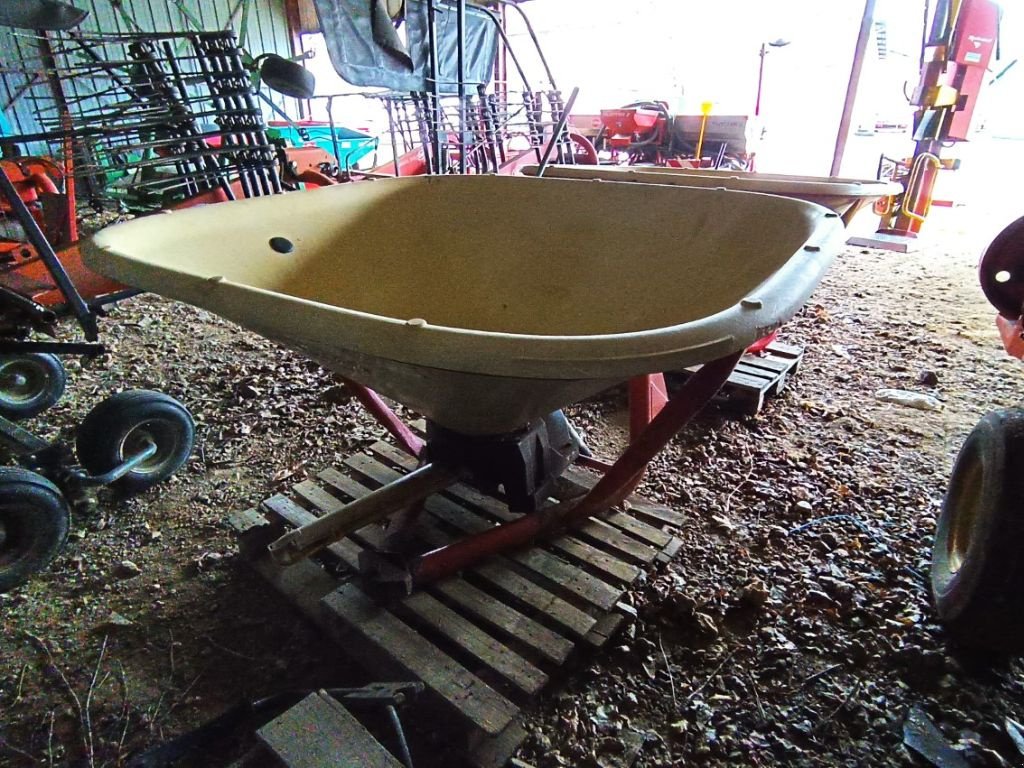 Düngerstreuer des Typs Vicon PS 604, Gebrauchtmaschine in COGNAC LA FORET (Bild 3)