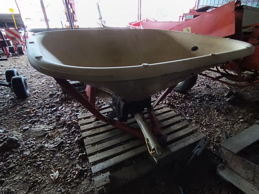 Düngerstreuer des Typs Vicon PS 604, Gebrauchtmaschine in COGNAC LA FORET (Bild 2)