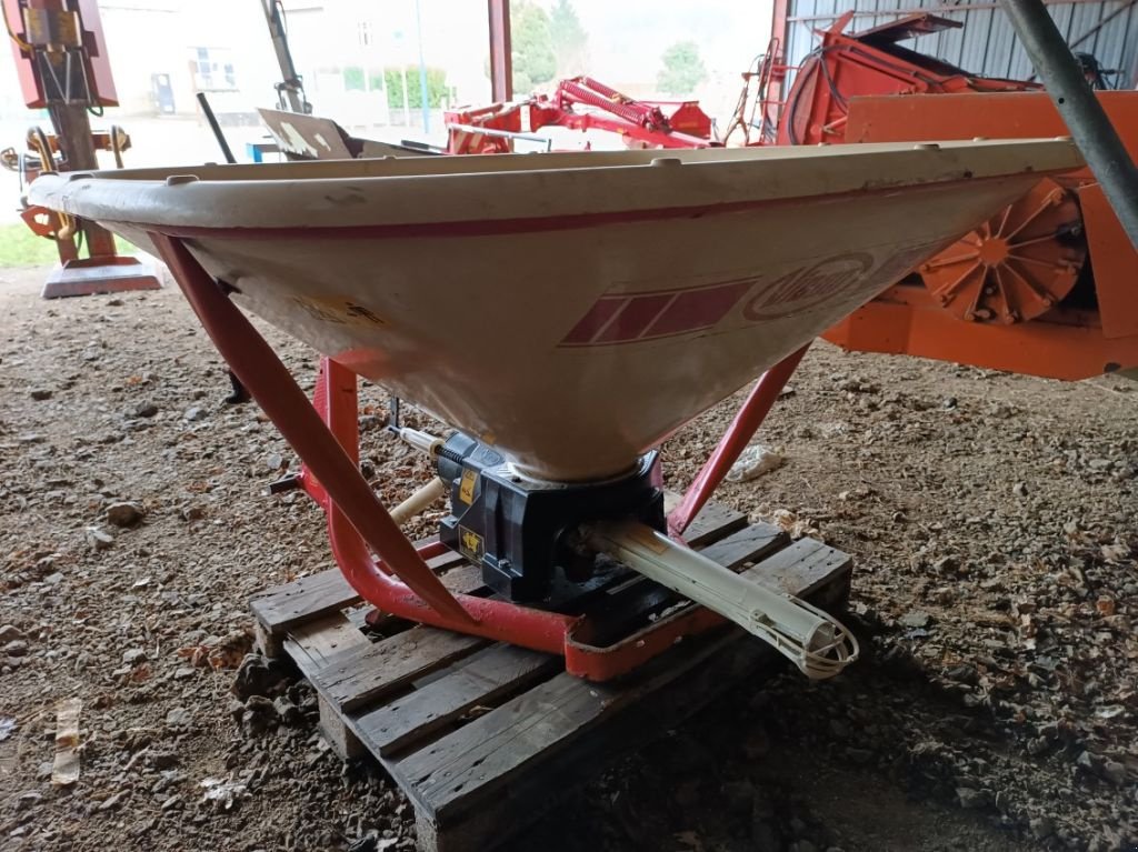 Düngerstreuer del tipo Vicon PS 604, Gebrauchtmaschine In COGNAC LA FORET (Immagine 4)