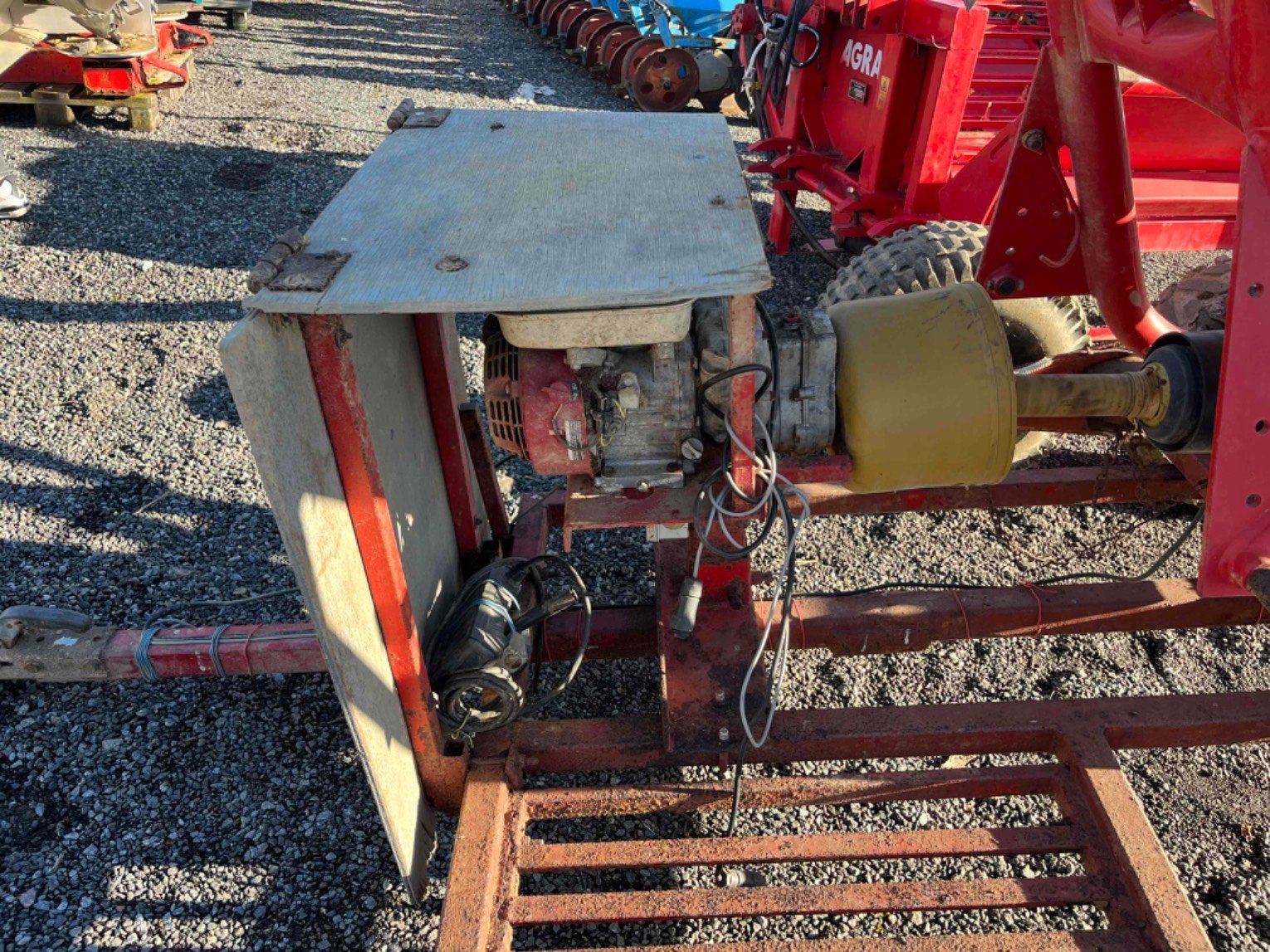 Düngerstreuer du type Vicon PS604M, Gebrauchtmaschine en LA SOUTERRAINE (Photo 3)