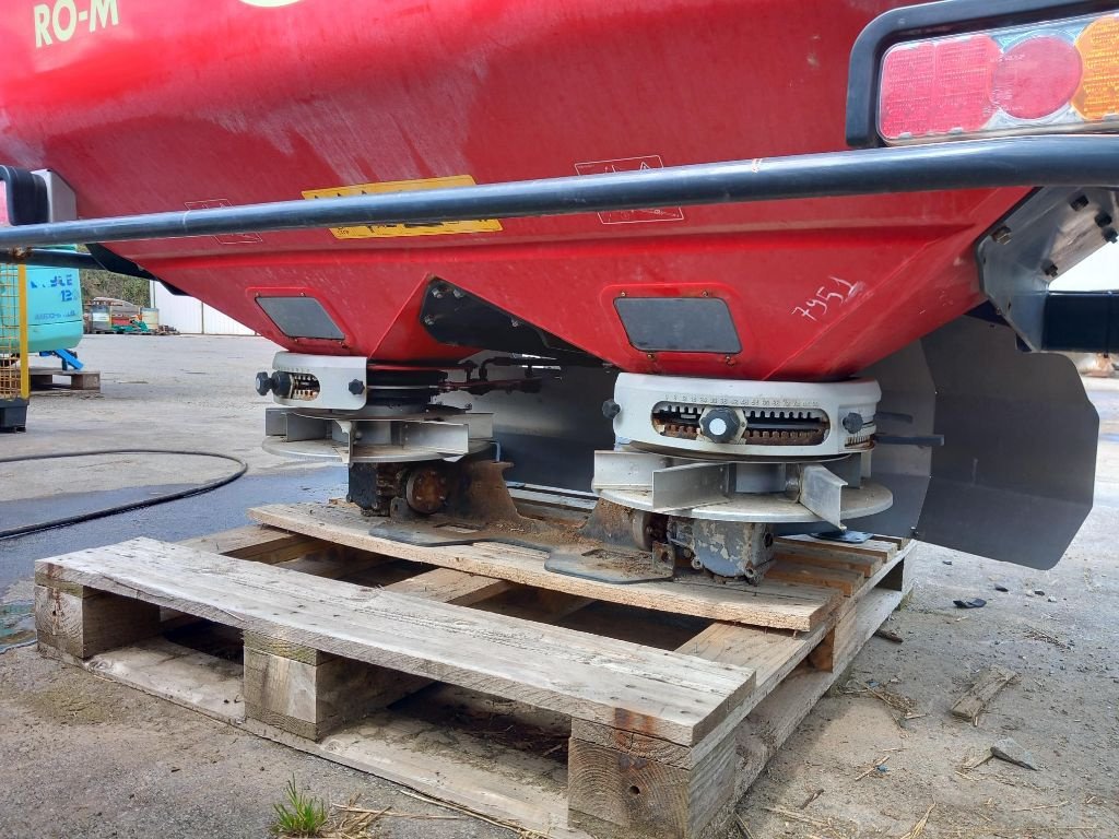 Düngerstreuer des Typs Vicon RO-M 1550, Gebrauchtmaschine in BRECE (Bild 6)