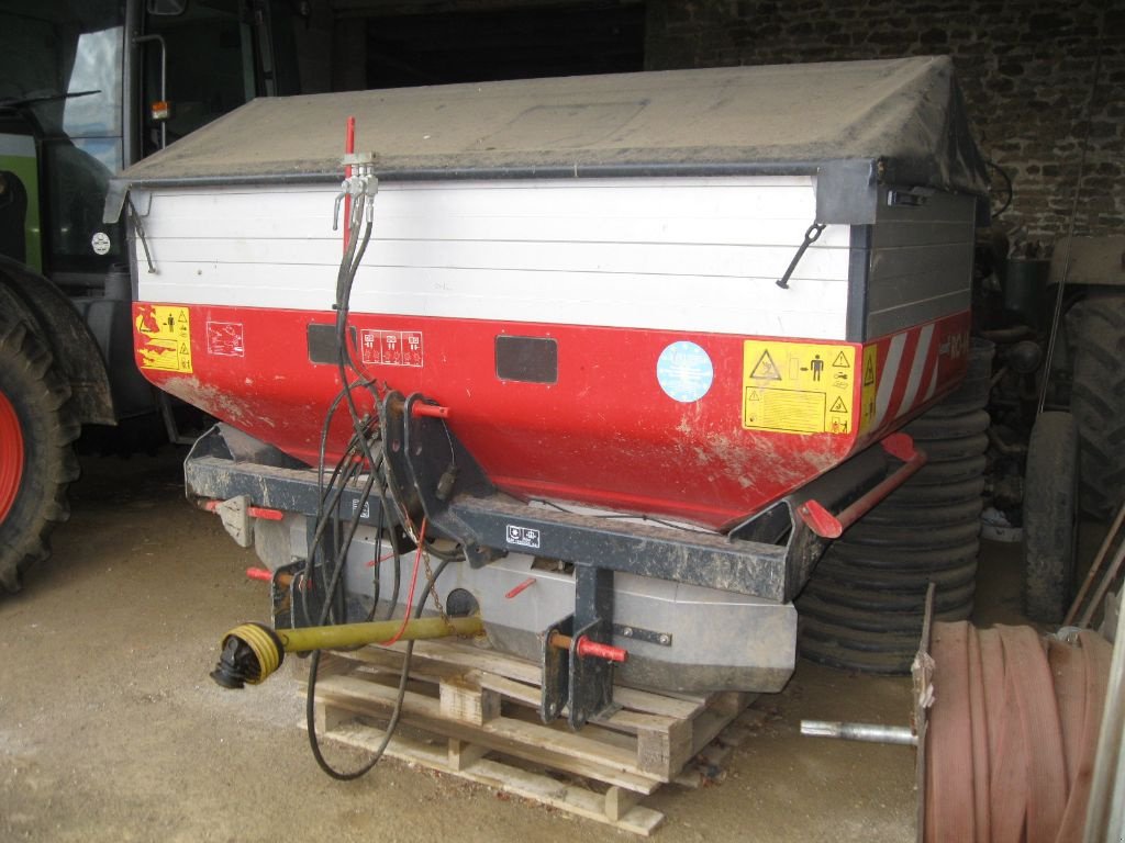 Düngerstreuer des Typs Vicon RO-M 2000, Gebrauchtmaschine in BRECE (Bild 2)