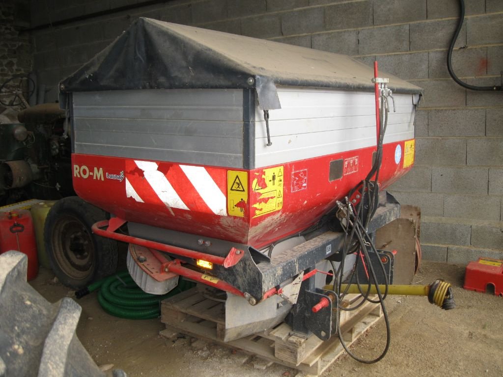 Düngerstreuer des Typs Vicon RO-M 2000, Gebrauchtmaschine in BRECE (Bild 4)