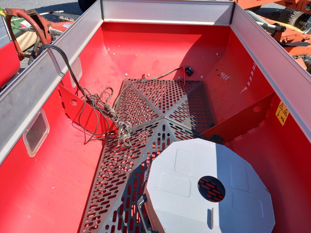 Düngerstreuer typu Vicon RO-M, Gebrauchtmaschine v Calmont (Obrázek 8)