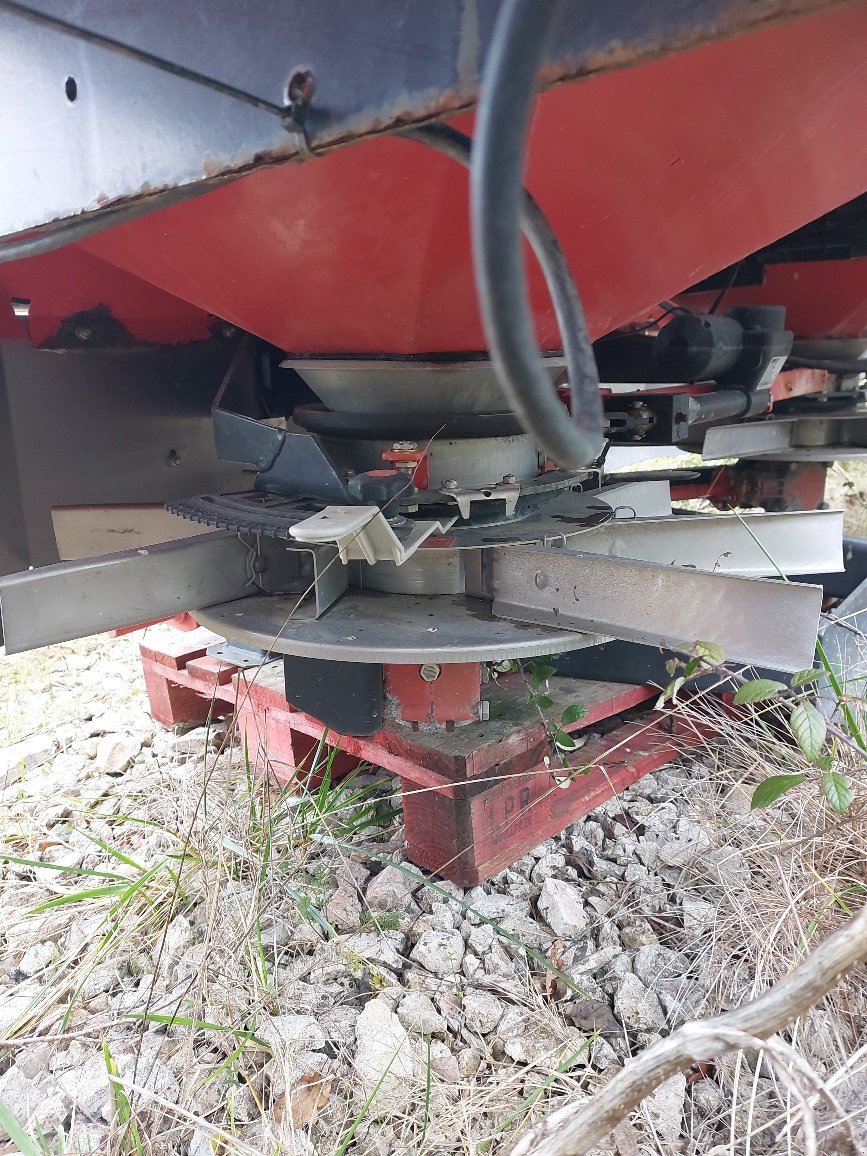 Düngerstreuer of the type Vicon RS-EW, Gebrauchtmaschine in Calmont (Picture 4)