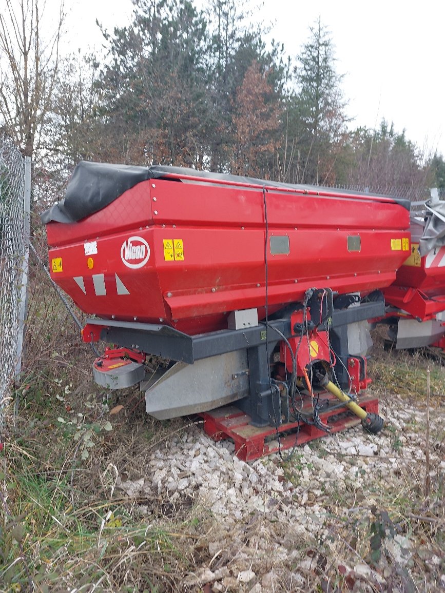 Düngerstreuer of the type Vicon RS-EW, Gebrauchtmaschine in Calmont (Picture 1)