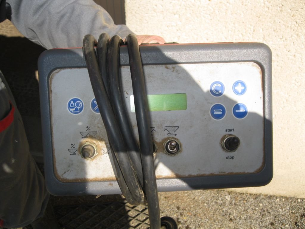 Düngerstreuer tip Vicon RS-M 1350, Gebrauchtmaschine in BRECE (Poză 5)