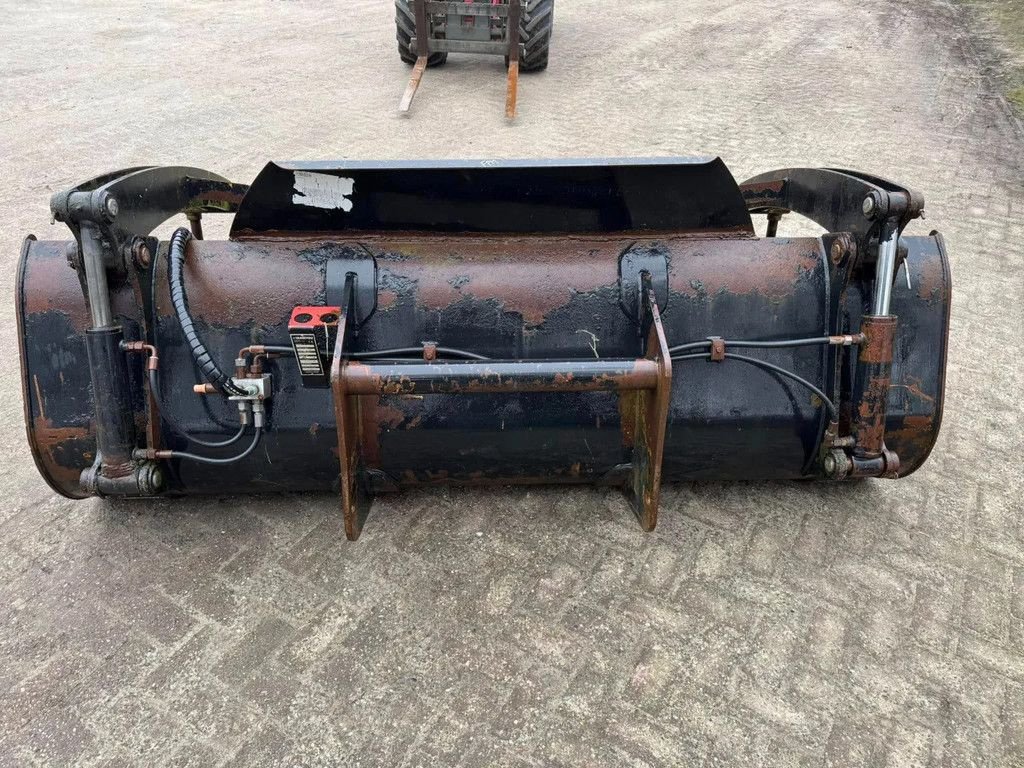 Dumper van het type Manitou Pelikaanbak 2.4meter, Gebrauchtmaschine in Harskamp (Foto 2)