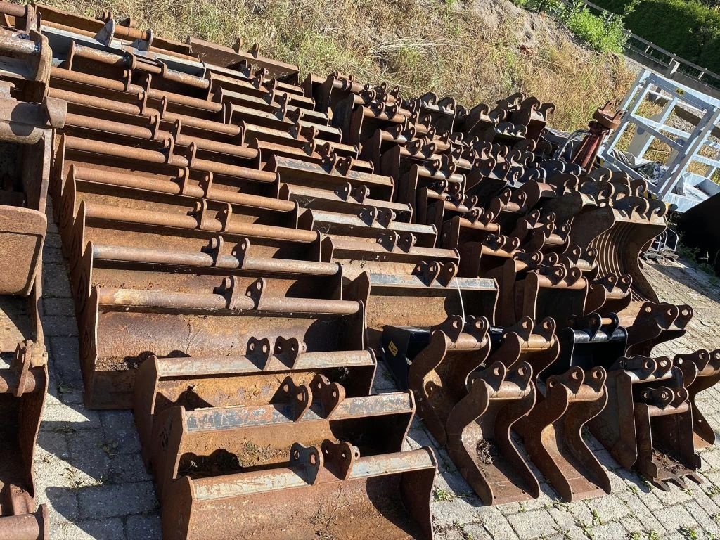 Dumper типа Sonstige Diversen gebruikte aanbouwdelen grondbakken volumebakken manitou, Gebrauchtmaschine в Harskamp (Фотография 10)