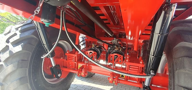 Dungstreuer of the type Annaburger HTS 21H.04, Neumaschine in Annaburg (Picture 10)