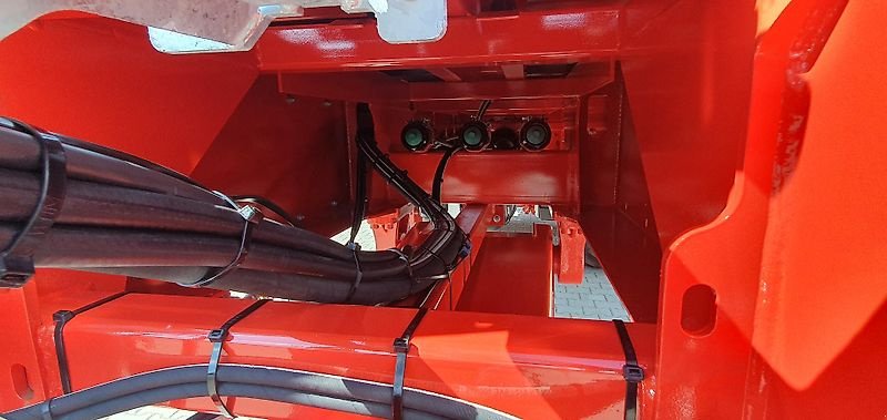 Dungstreuer of the type Annaburger HTS 21H.04, Neumaschine in Annaburg (Picture 9)