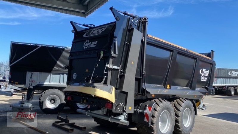 Dungstreuer of the type Fliegl KDS 260 Muckcontrol, Neumaschine in Mühldorf (Picture 5)
