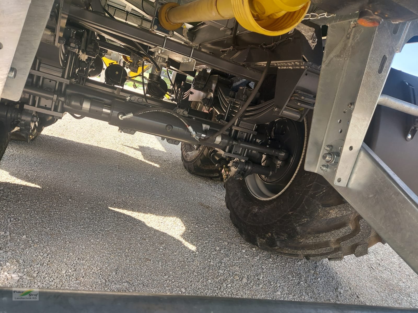 Dungstreuer of the type Fliegl KDS 260 MuckControl, Neumaschine in Pegnitz-Bronn (Picture 9)
