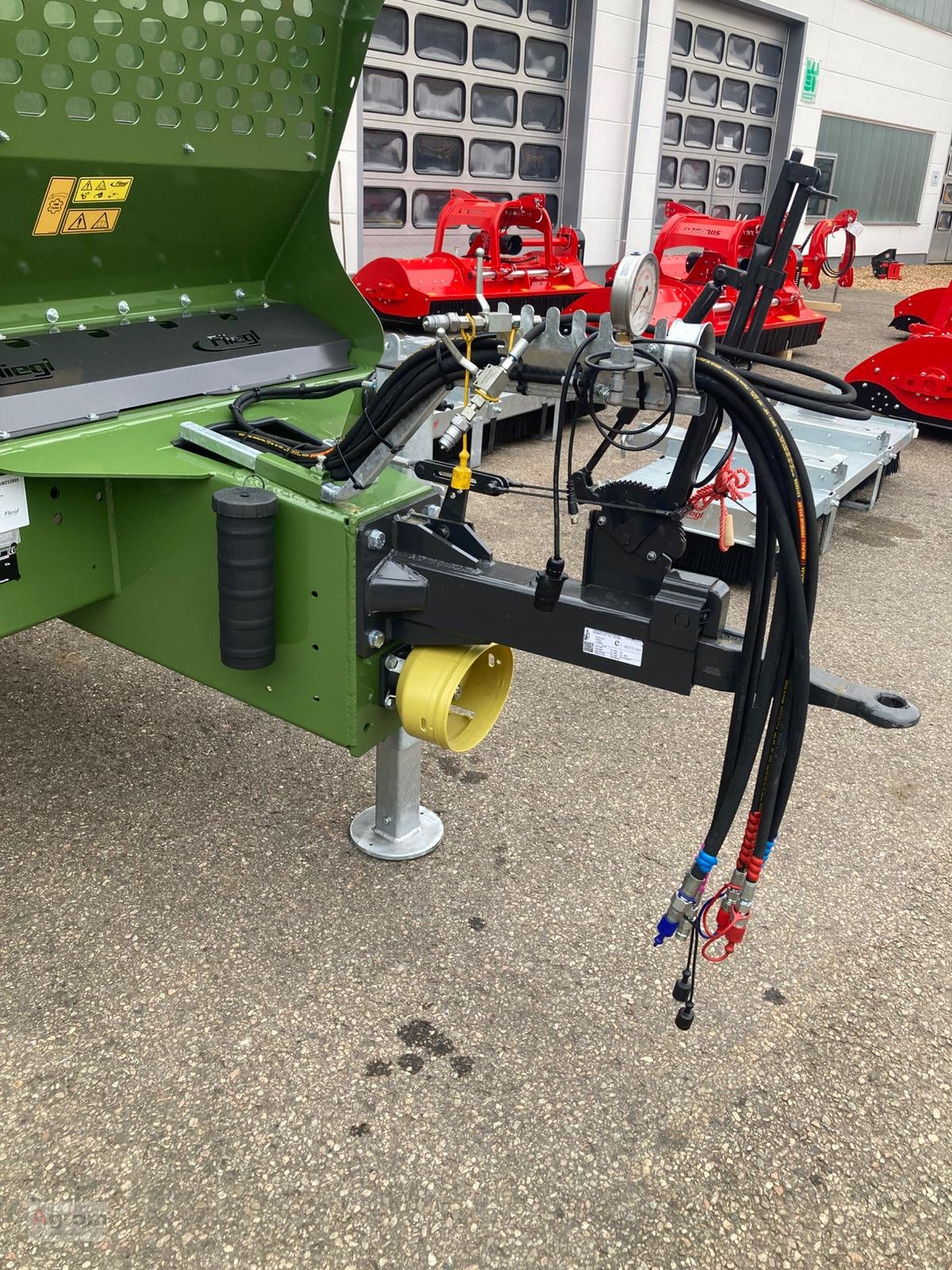 Dungstreuer of the type Fliegl KDS 80, Neumaschine in Münsingen (Picture 8)