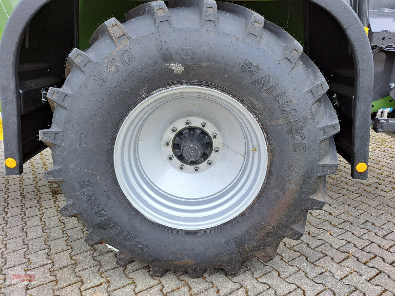 Dungstreuer of the type Fliegl Ketten-Dungstreuer KDS120, Neumaschine in Rottenburg a.d. Laaber (Picture 6)