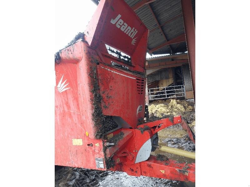 Dungstreuer of the type Jeantil EVR 12-8, Gebrauchtmaschine in Levier (Picture 3)