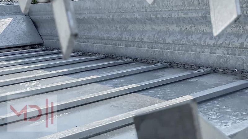 Dungstreuer des Typs MD Landmaschinen CM Miststreuer N233/4 5,7T, Neumaschine in Zeven (Bild 5)