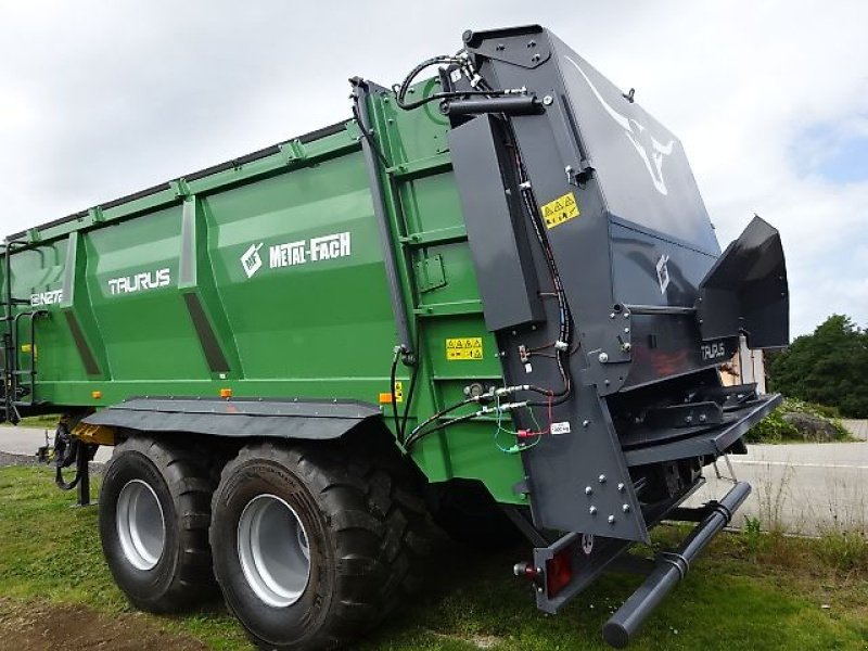 Dungstreuer des Typs Metal-Fach N 272 / 2 - Dungstreuer- Tandem, Neumaschine in Neureichenau (Bild 13)