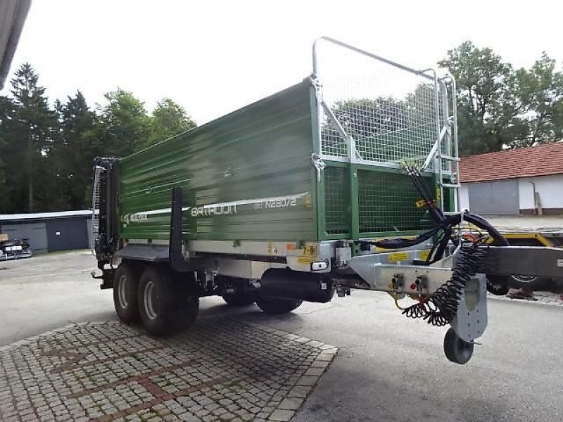 Dungstreuer of the type Metal-Fach N-280/2-Miststreuer-GG -13,6   Tonnen- 2 Kreis - DL Anlage- NEU, Neumaschine in Neureichenau (Picture 3)