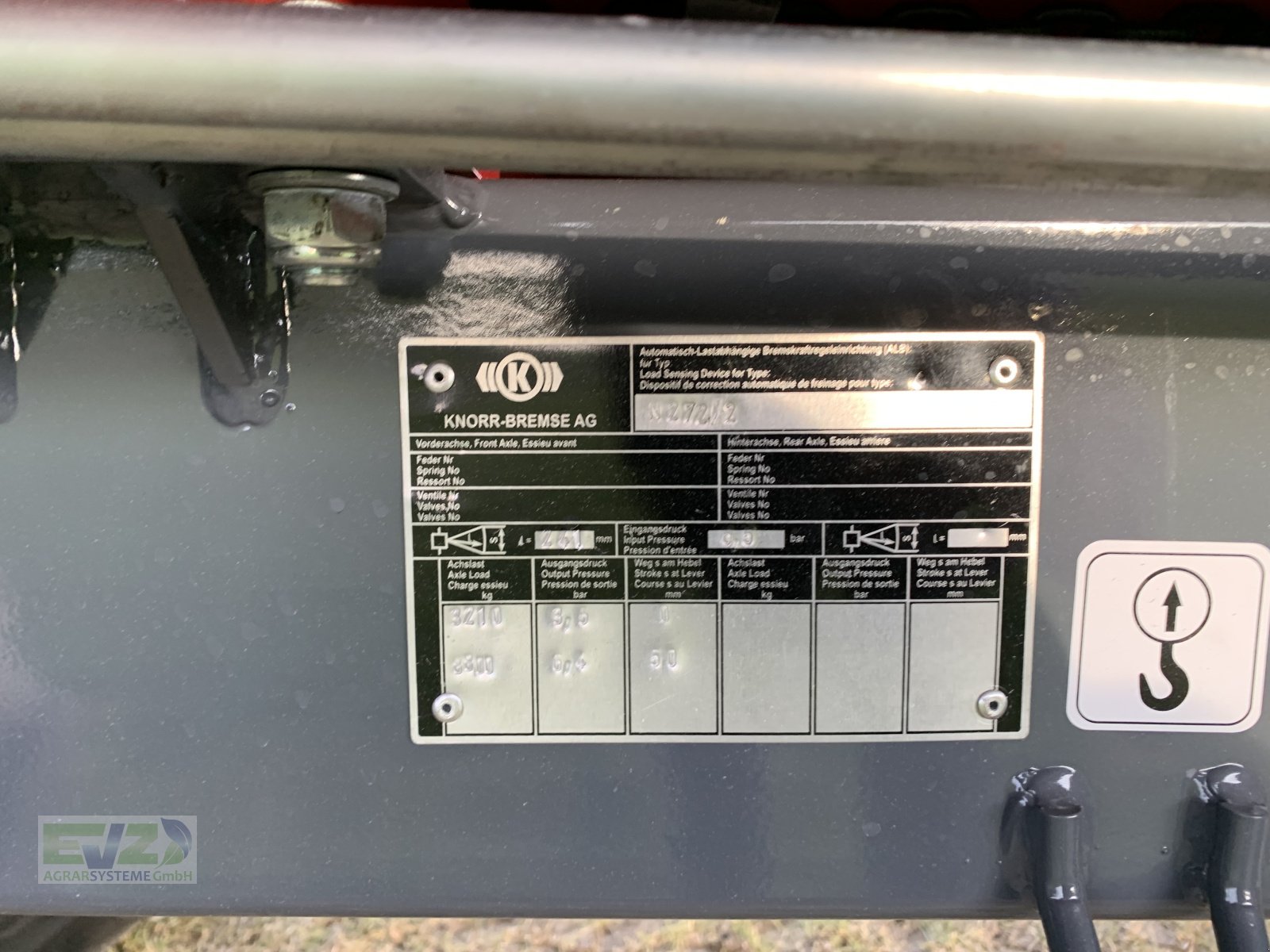 Dungstreuer des Typs Metal-Fach Taurus N272/2, Neumaschine in Ebersberg (Bild 9)