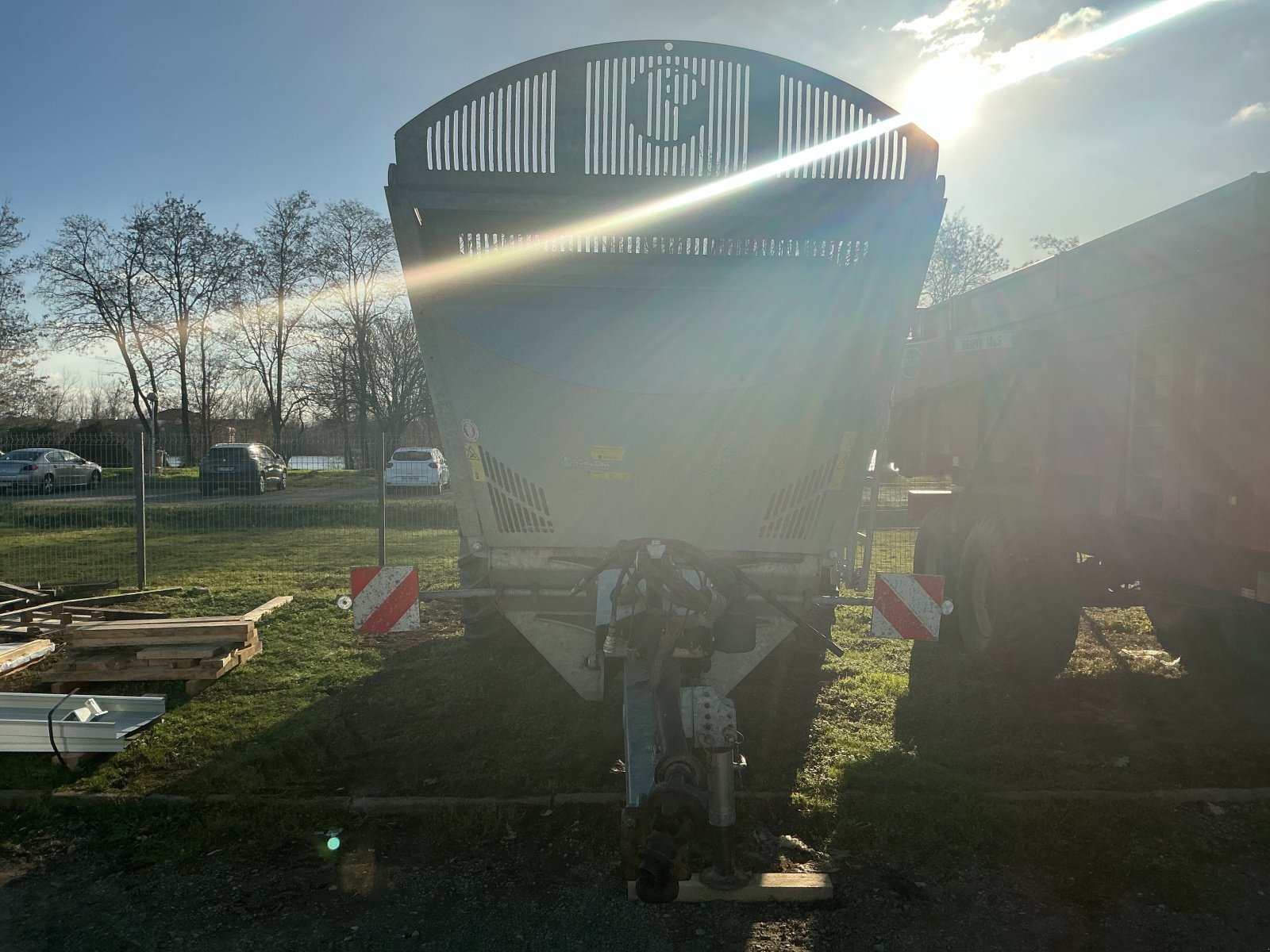 Dungstreuer del tipo Pichon ES12 M 125 5, Gebrauchtmaschine en ST CLEMENT DE LA PLACE (Imagen 2)