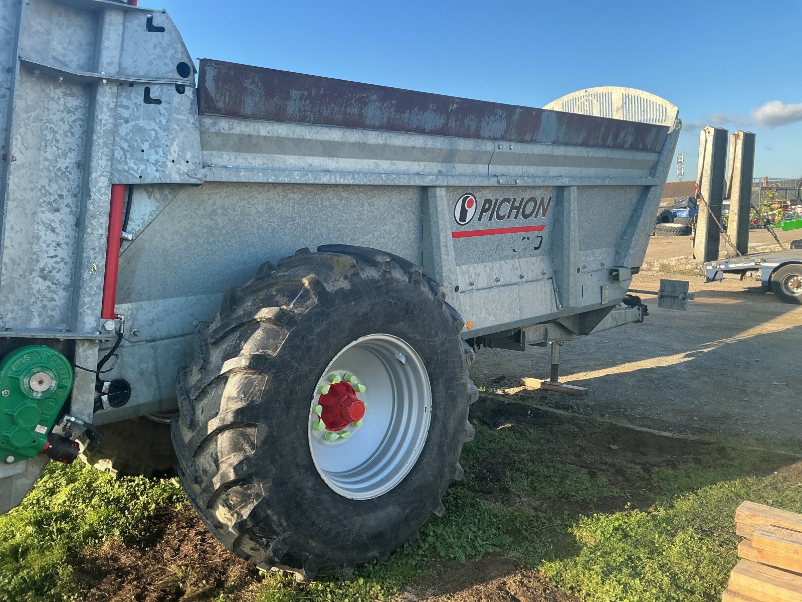 Dungstreuer del tipo Pichon ES12 M 125 5, Gebrauchtmaschine en ST CLEMENT DE LA PLACE (Imagen 6)
