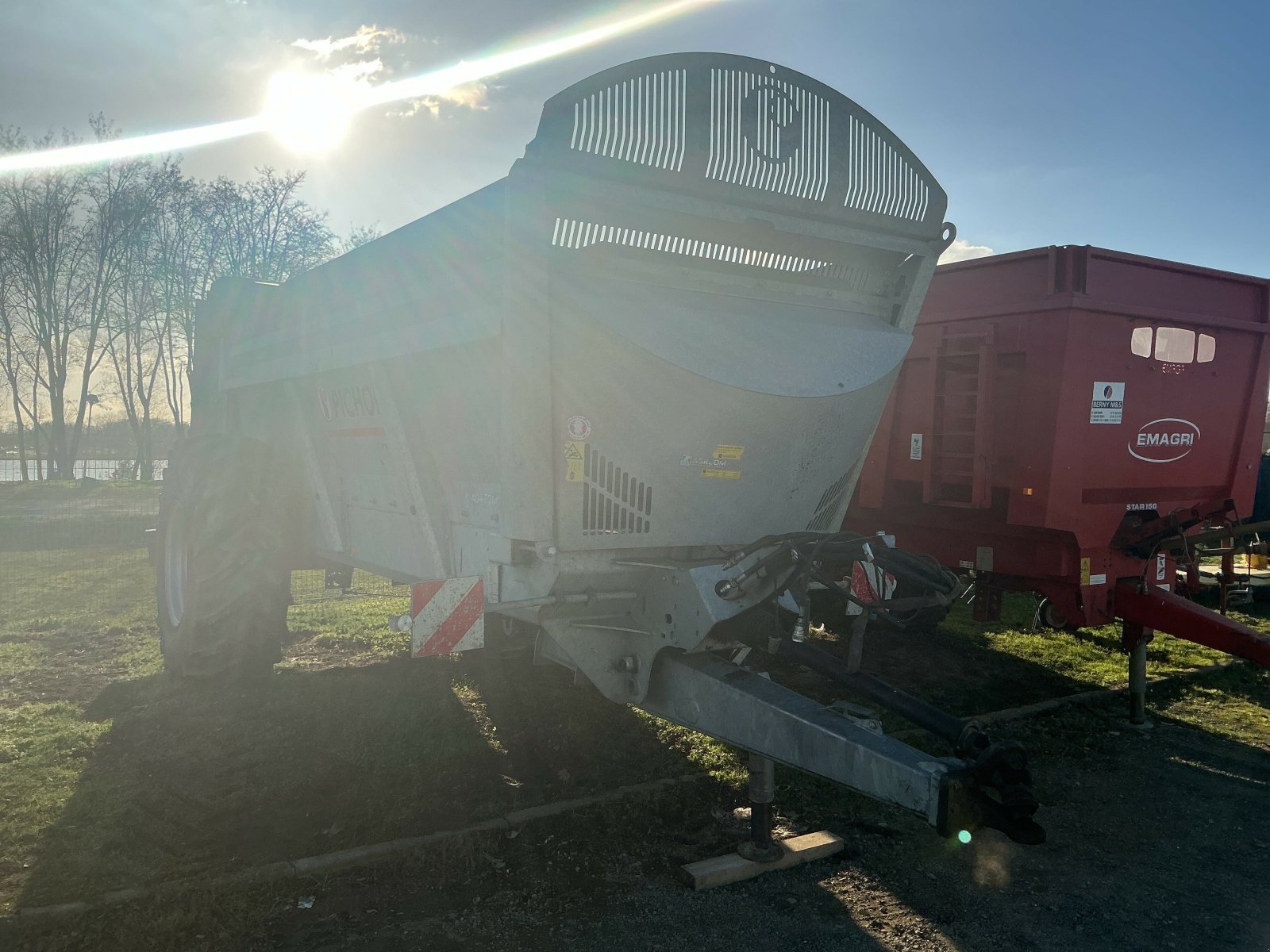 Dungstreuer del tipo Pichon ES12 M 125 5, Gebrauchtmaschine en ST CLEMENT DE LA PLACE (Imagen 3)