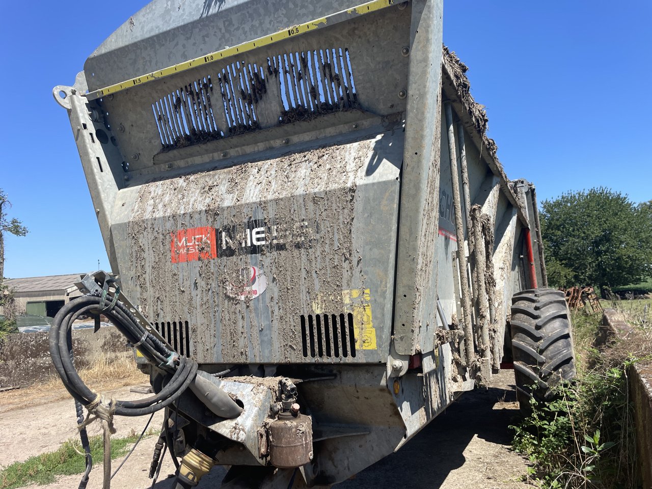 Dungstreuer типа Pichon M1655, Gebrauchtmaschine в MALESTROIT (Фотография 2)