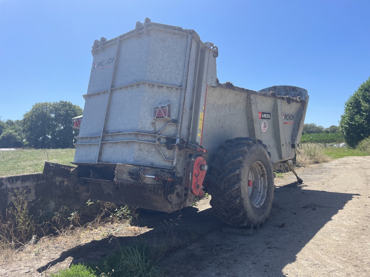 Dungstreuer типа Pichon M1655, Gebrauchtmaschine в MALESTROIT (Фотография 3)
