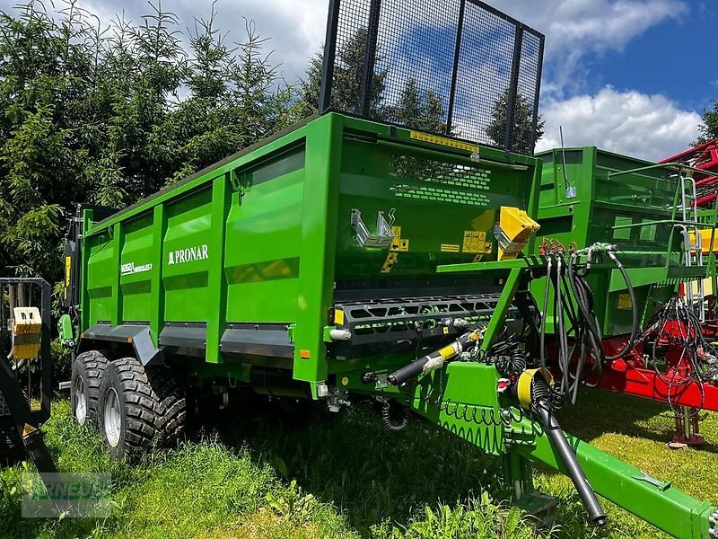 Dungstreuer des Typs PRONAR N262/1 Universalstreuer Lagermaschine zum Sonderpreis, Neumaschine in Schlettau (Bild 1)