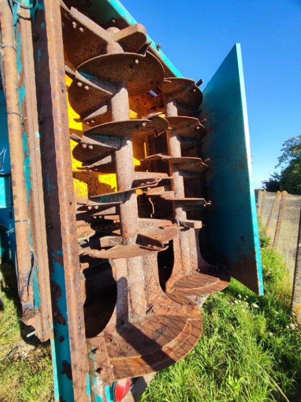 Dungstreuer Türe ait Rolland Rolland ROLLTWIN 175, Gebrauchtmaschine içinde VOVES (resim 3)