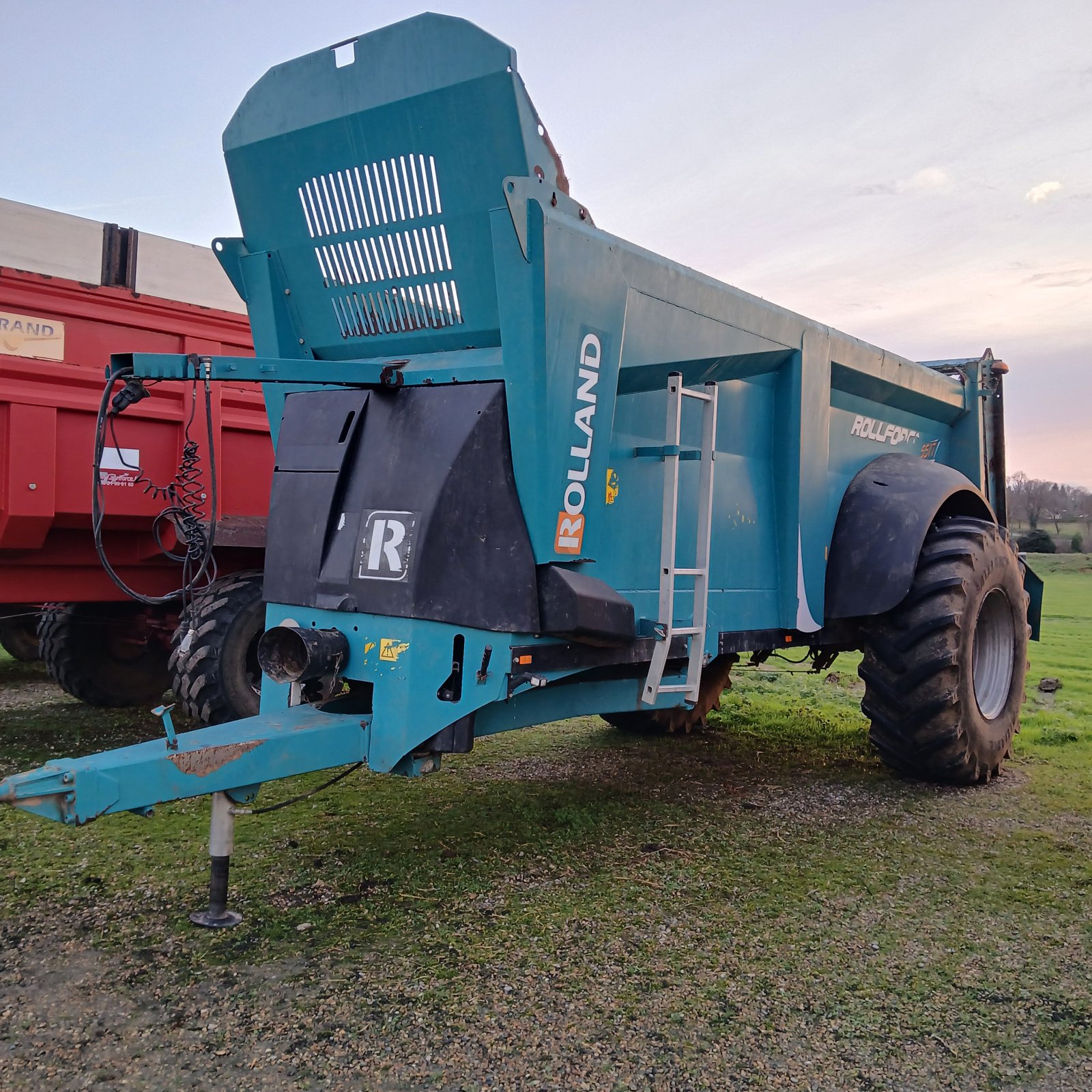 Dungstreuer от тип Rolland ROLLFORCE 5517, Gebrauchtmaschine в HERLIN LE SEC (Снимка 1)