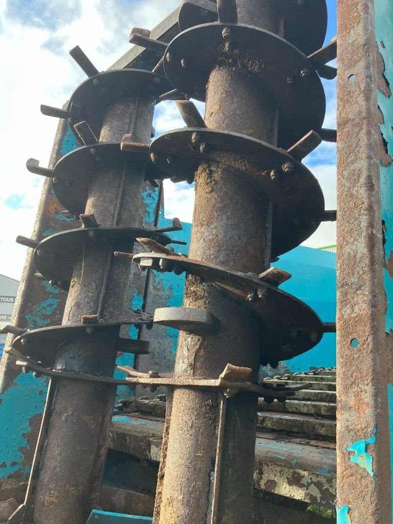 Dungstreuer van het type Rolland Rollforce-Compact 5012, Gebrauchtmaschine in MORLHON LE HAUT (Foto 4)