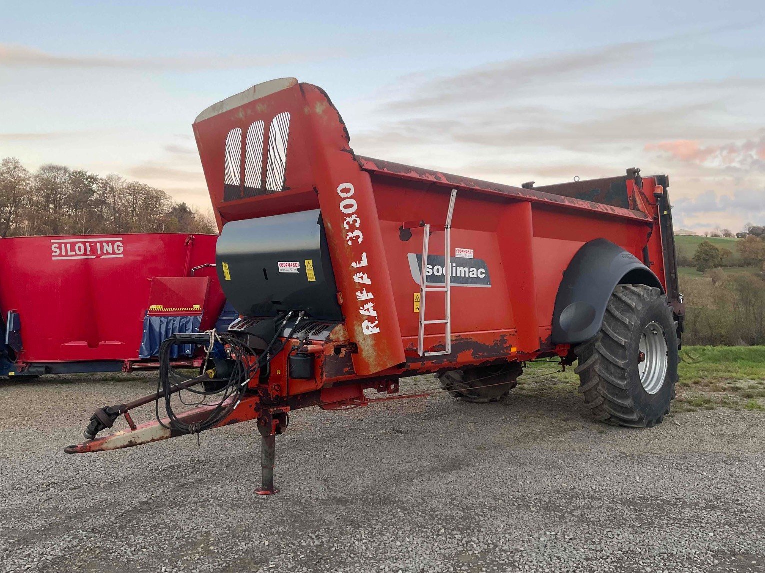 Dungstreuer des Typs Sonstige Épandeur à fumier RAFAL3300 . Sodimac, Gebrauchtmaschine in SAINT CLAIR SUR ELLE (Bild 1)