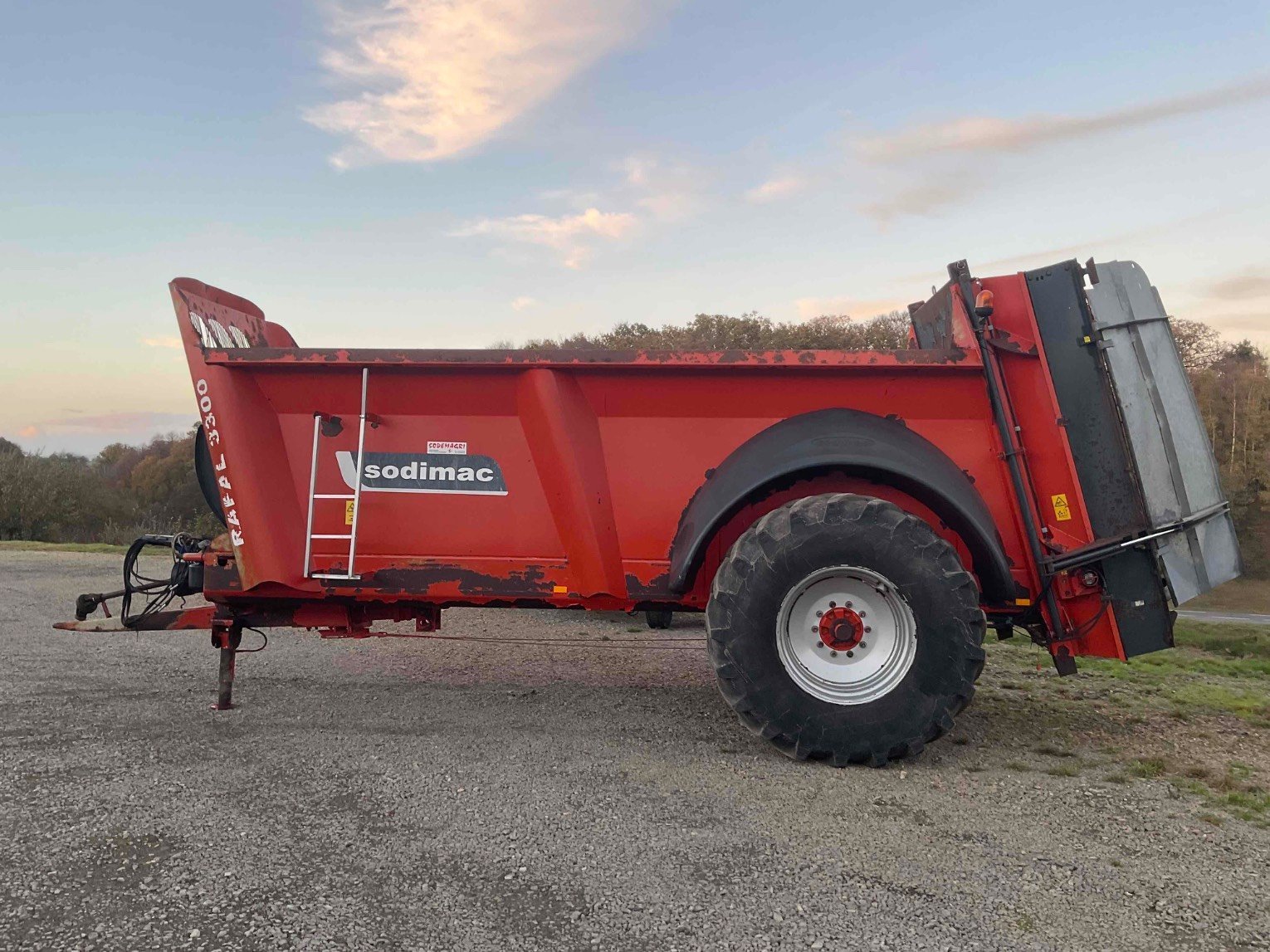 Dungstreuer del tipo Sonstige Épandeur à fumier RAFAL3300 . Sodimac, Gebrauchtmaschine en SAINT CLAIR SUR ELLE (Imagen 10)