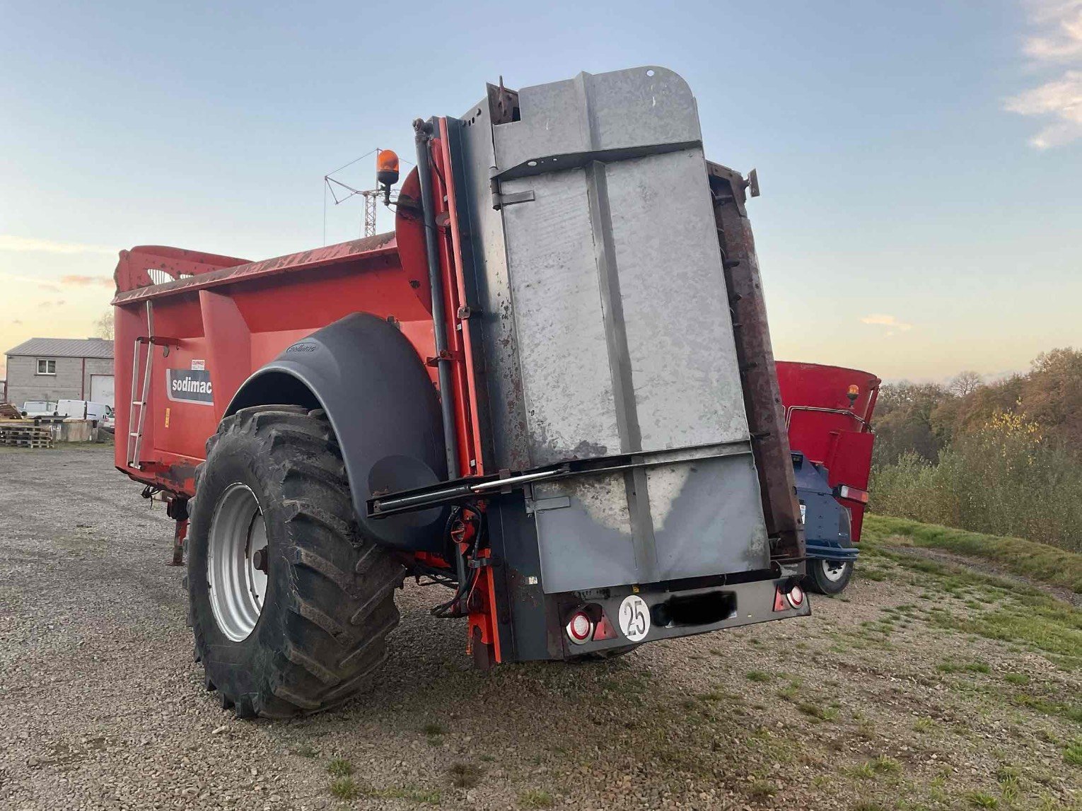Dungstreuer del tipo Sonstige Épandeur à fumier RAFAL3300 . Sodimac, Gebrauchtmaschine In SAINT CLAIR SUR ELLE (Immagine 3)