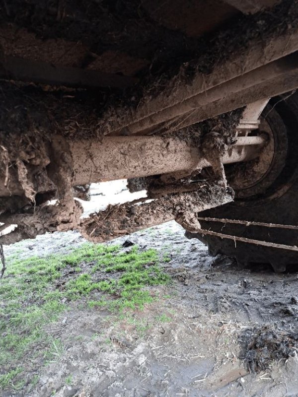 Dungstreuer of the type Sonstige F16, Gebrauchtmaschine in COGNAC LA FORET (Picture 5)