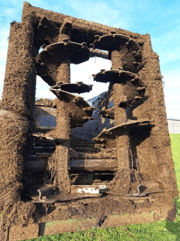 Dungstreuer del tipo Sonstige F16, Gebrauchtmaschine In COGNAC LA FORET (Immagine 4)