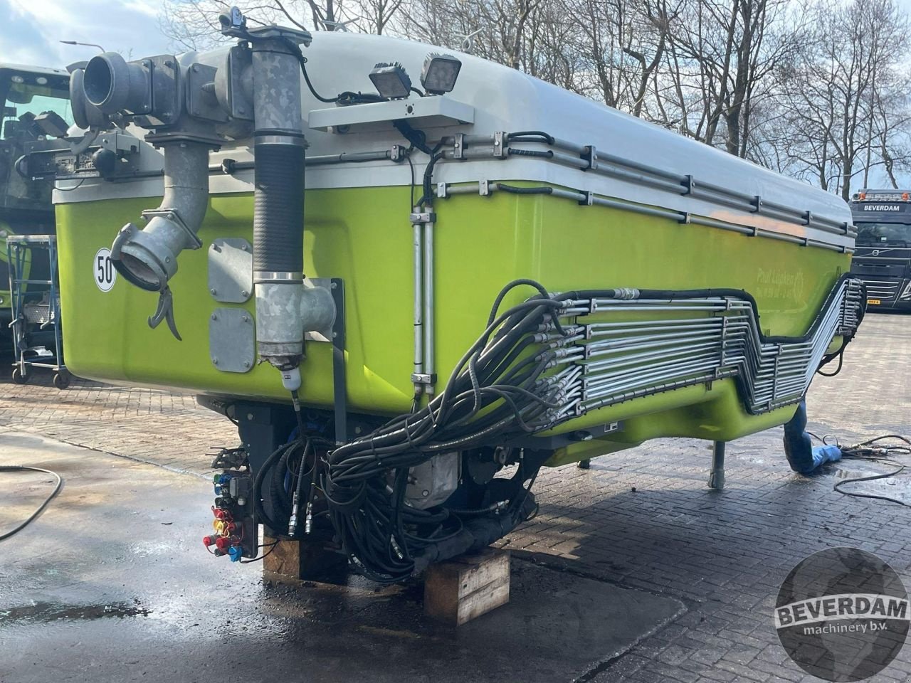 Dungstreuer of the type Sonstige Kotte Garant Xerion Saddle Trac Gulleaufbau, Gebrauchtmaschine in Vriezenveen (Picture 4)