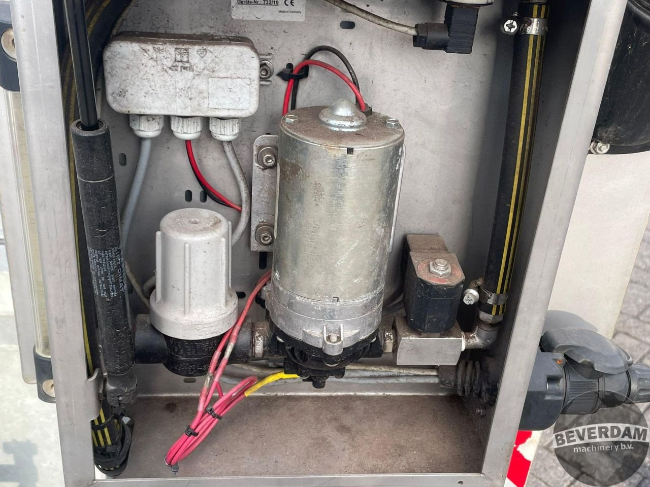 Dungstreuer of the type Sonstige Kotte Garant Xerion Saddle Trac Gulleaufbau, Gebrauchtmaschine in Vriezenveen (Picture 7)