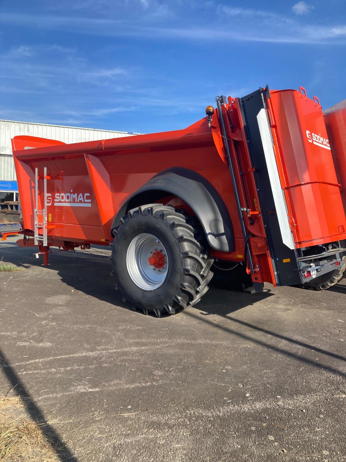 Dungstreuer типа Sonstige RAFAL 3400, Gebrauchtmaschine в TREMEUR (Фотография 4)