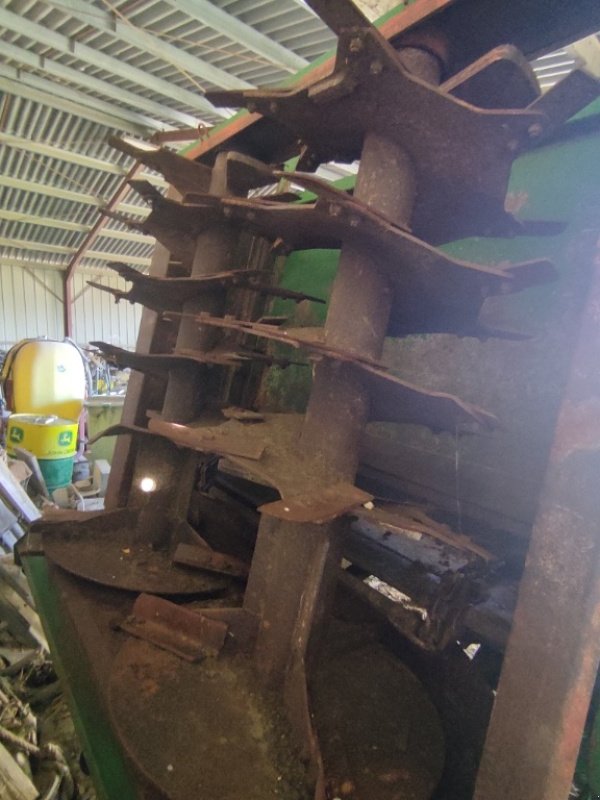 Dungstreuer van het type Sonstige TWISTER, Gebrauchtmaschine in COGNAC LA FORET (Foto 5)