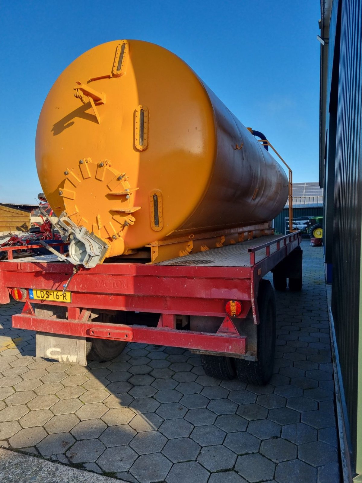 Dungstreuer of the type Sonstige zelfbouw mesttank, Gebrauchtmaschine in Molenaarsgraaf (Picture 5)