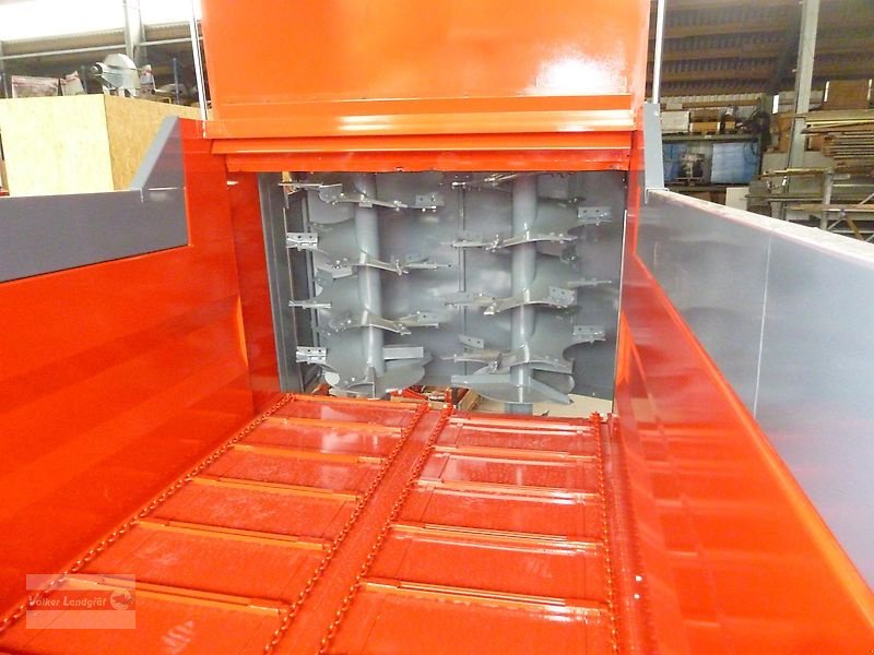 Dungstreuer типа Unia Tytan 13 Premium Dungstreuer 14,5 cbm Vertikal-Streuwerk, Neumaschine в Ostheim/Rhön (Фотография 11)