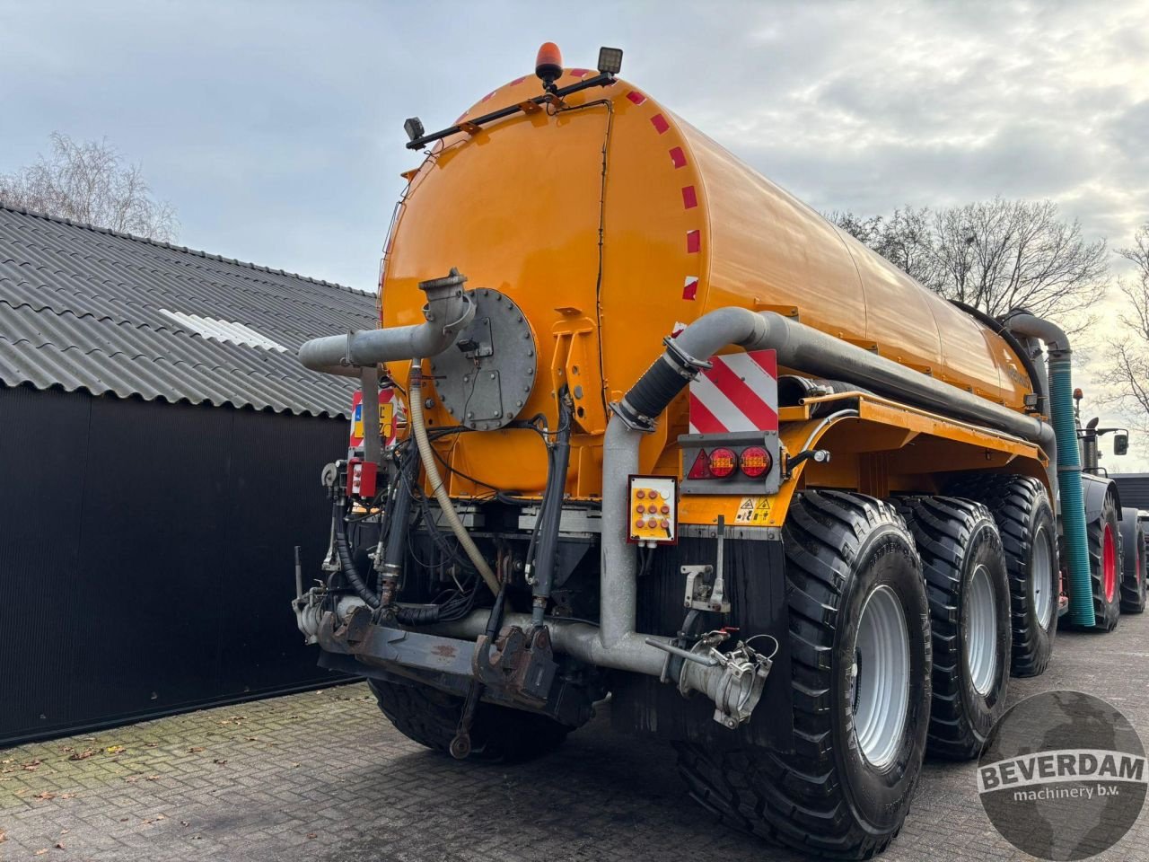 Dungstreuer of the type Veenhuis TRB 28000, Gebrauchtmaschine in Vriezenveen (Picture 4)