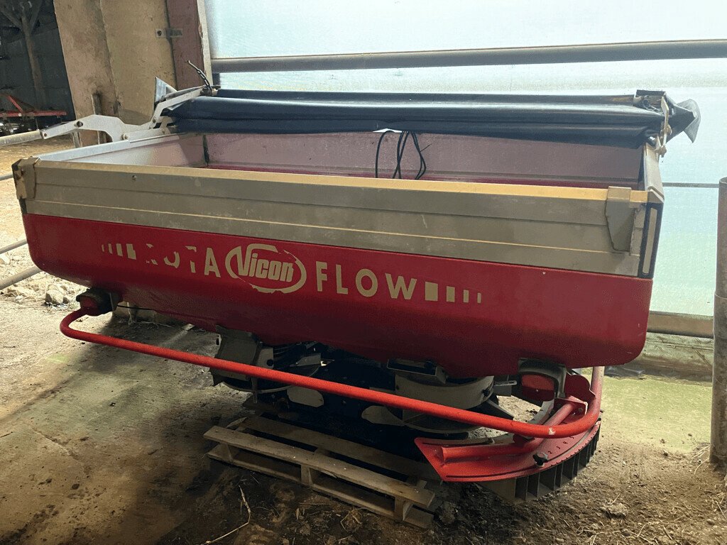 Dungstreuer du type Vicon EPANDEUR ROTA FLOW RO-M, Gebrauchtmaschine en PLOUIGNEAU (Photo 1)