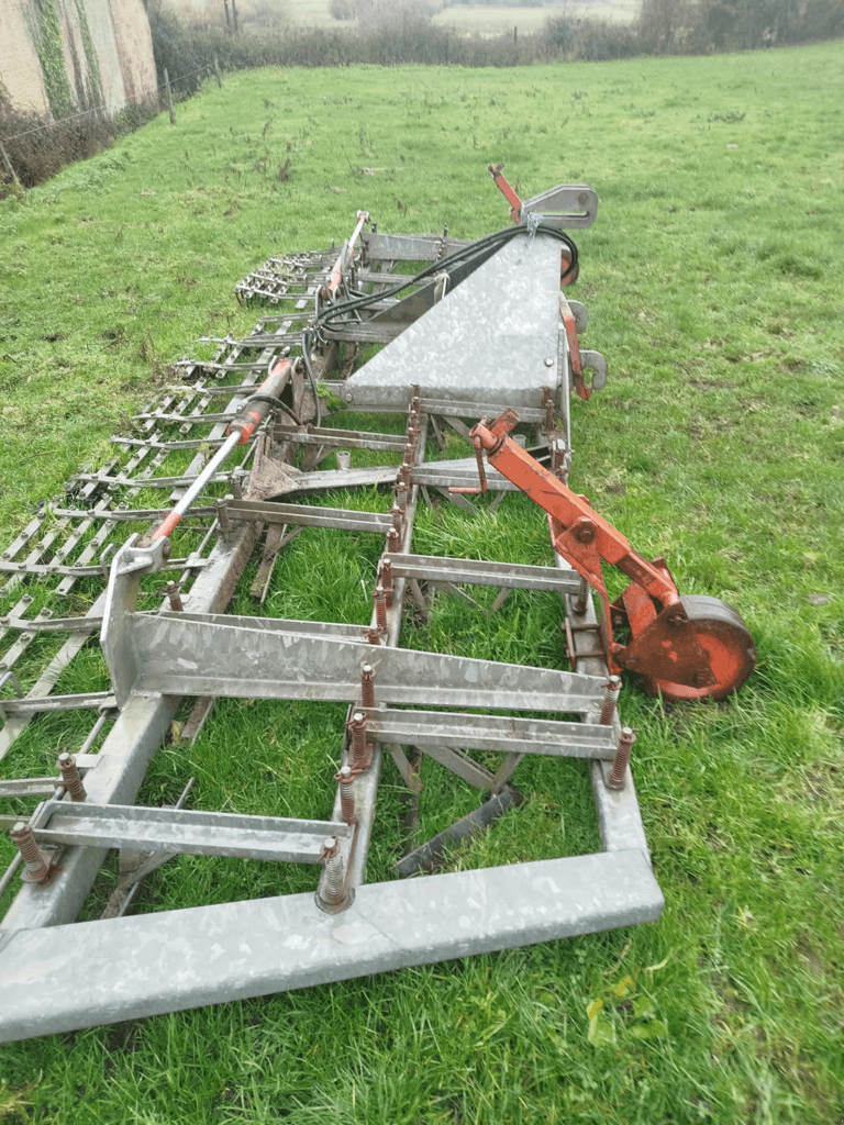 Egge des Typs Agrimat HERSE DE PRAIRIE, Gebrauchtmaschine in CINTHEAUX (Bild 1)